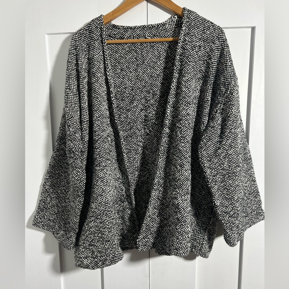 Eileen Fisher Handwoven Peruvian Organic Cotton Kimono Black White Cardigan L